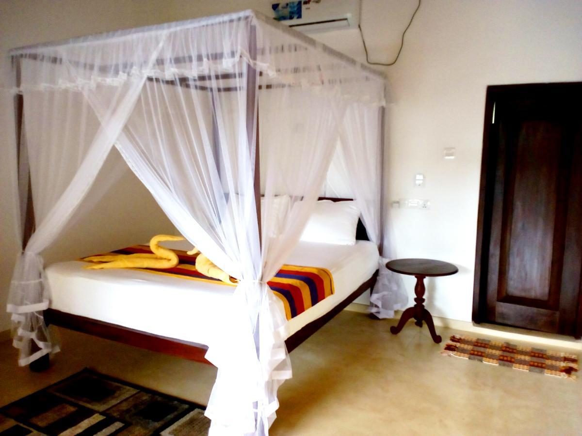 Sleepy Head Guesthouse Unawatuna Exteriör bild