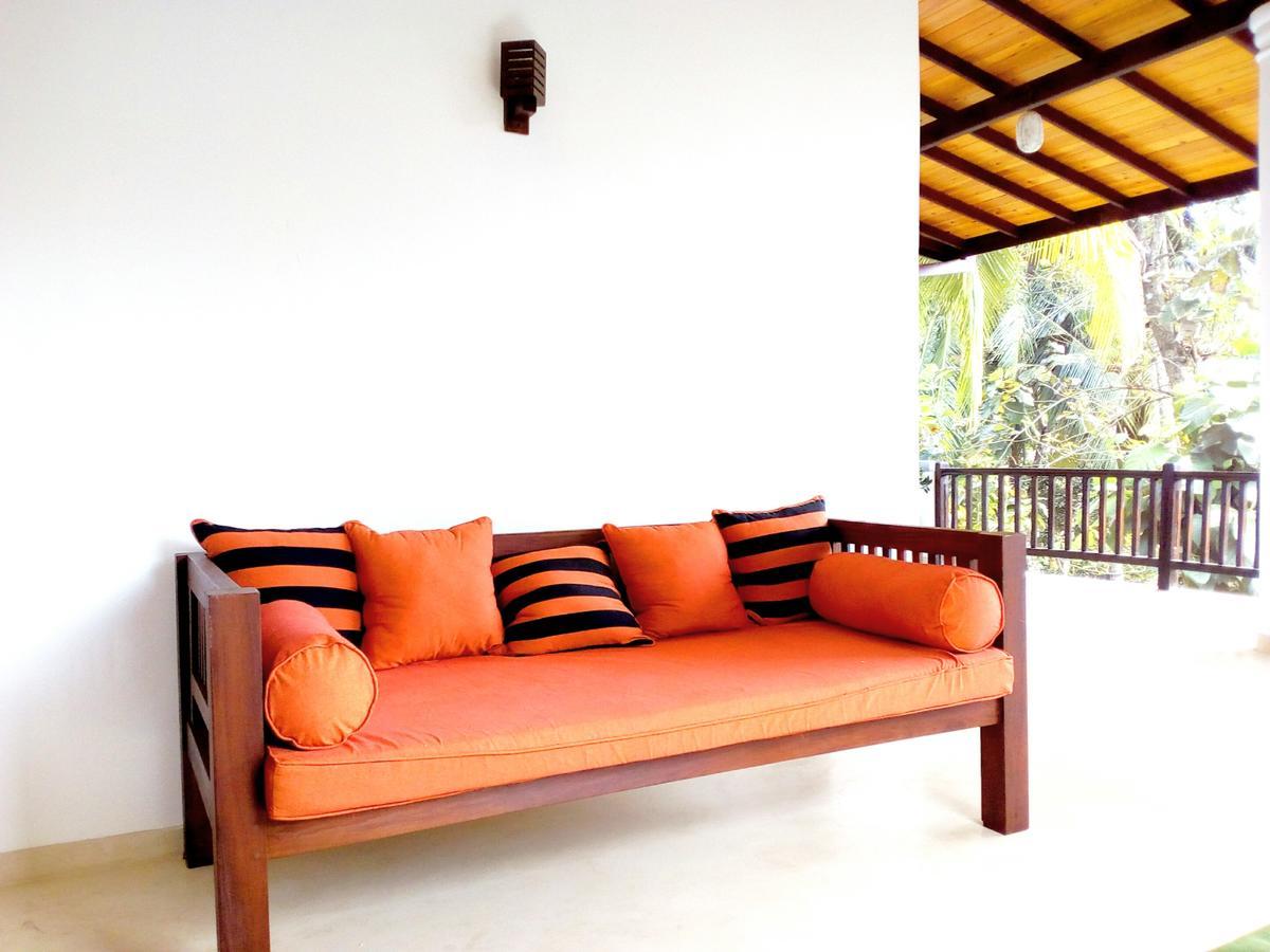 Sleepy Head Guesthouse Unawatuna Exteriör bild