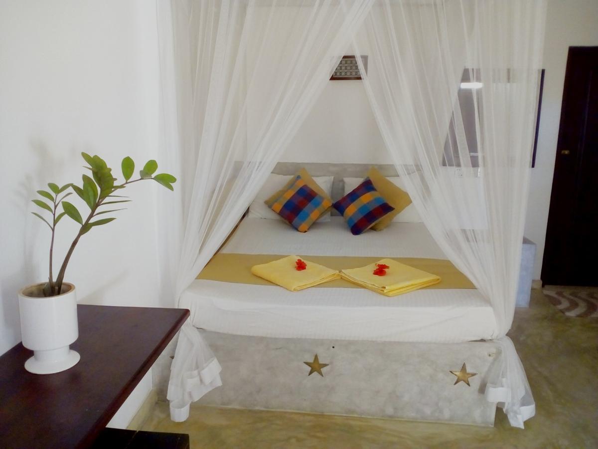 Sleepy Head Guesthouse Unawatuna Exteriör bild