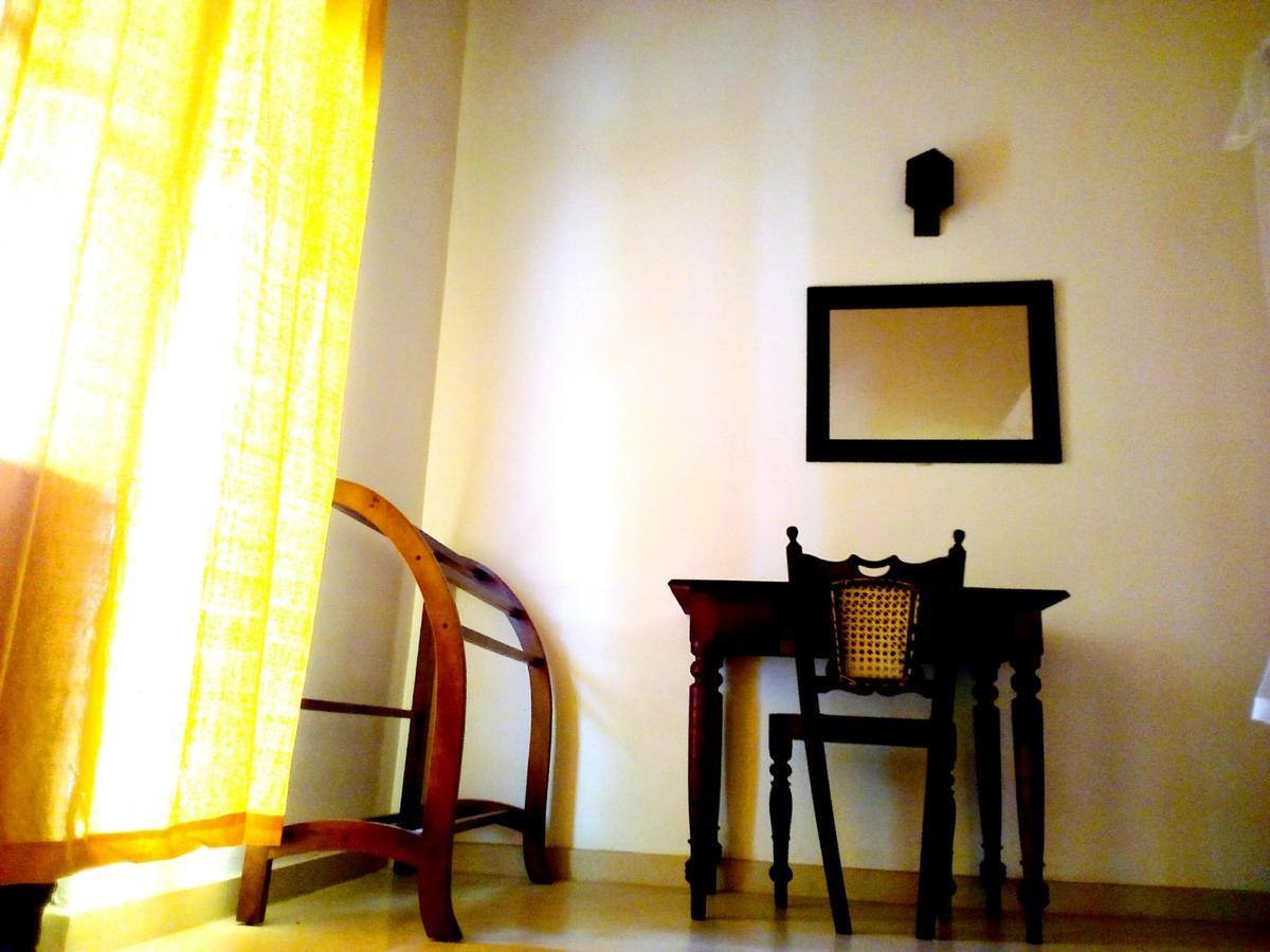 Sleepy Head Guesthouse Unawatuna Exteriör bild