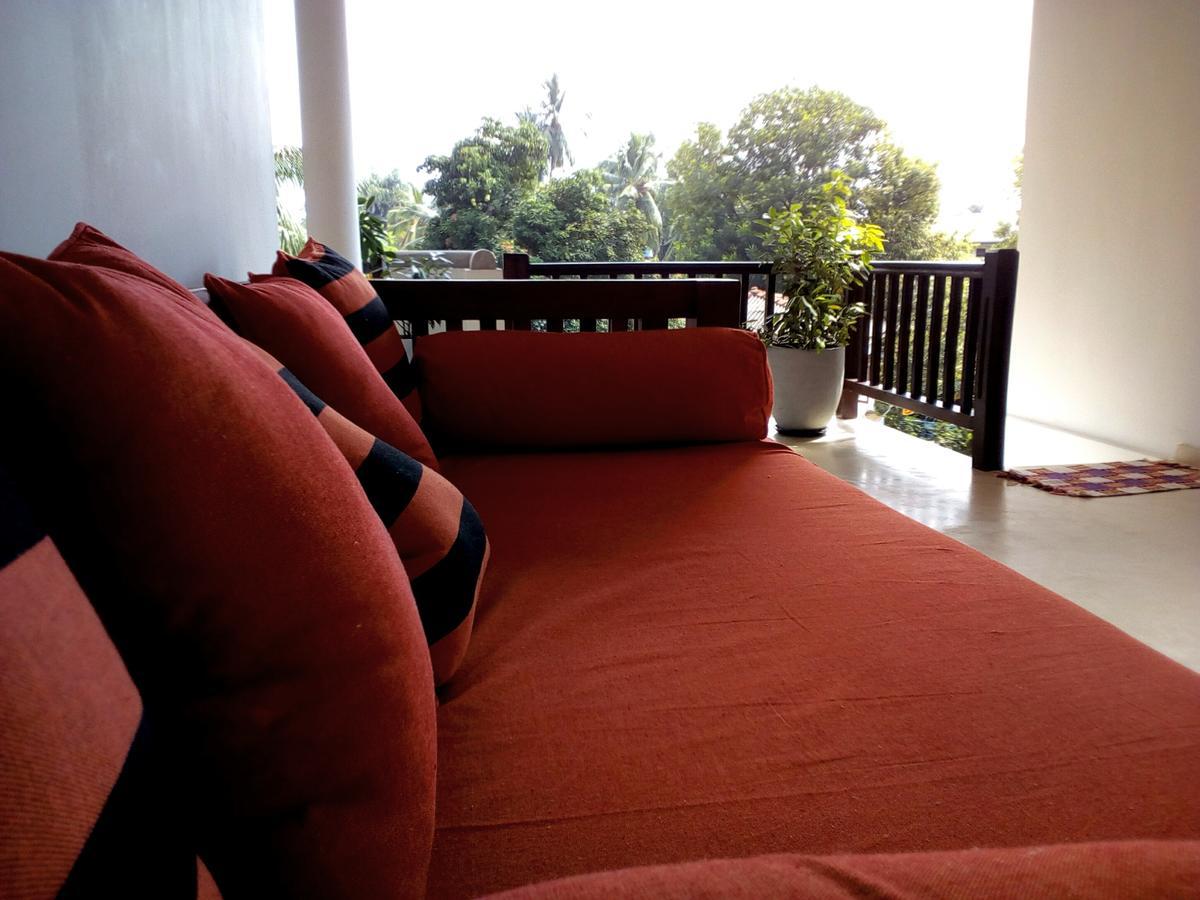Sleepy Head Guesthouse Unawatuna Exteriör bild