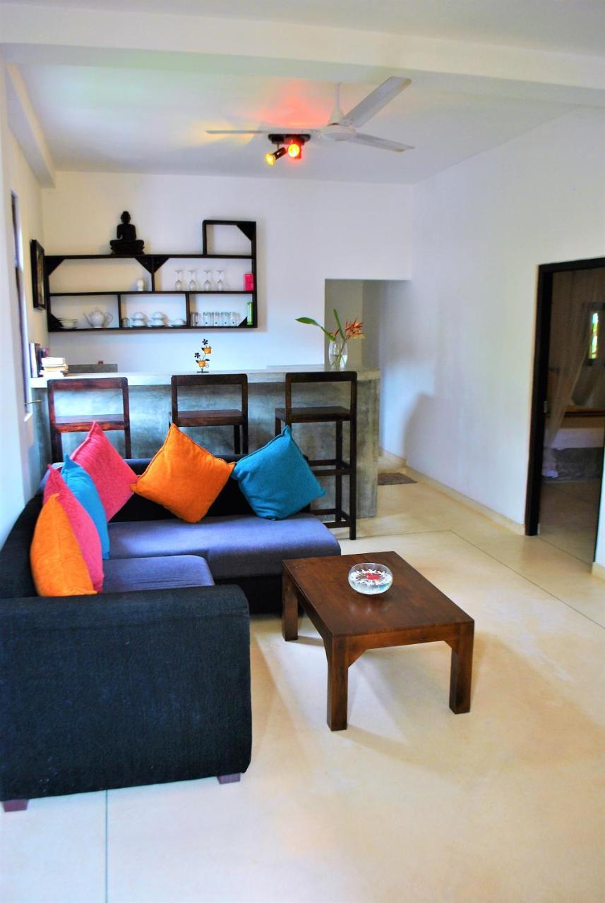 Sleepy Head Guesthouse Unawatuna Exteriör bild