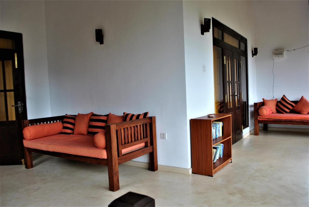 Sleepy Head Guesthouse Unawatuna Exteriör bild